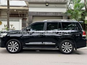 Xe Toyota Land Cruiser VX.R 5.7 V8 2016