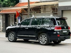 Xe Toyota Land Cruiser VX.R 5.7 V8 2016