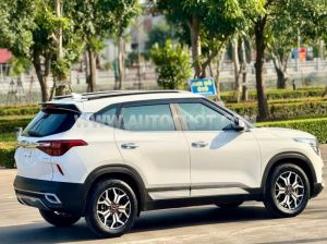 Xe Kia Seltos Luxury 1.4 AT 2022