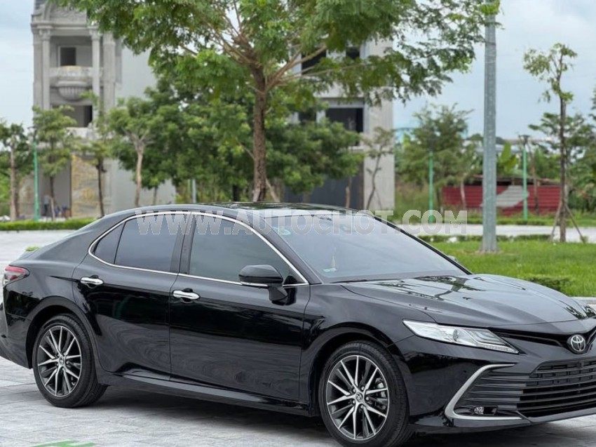 Toyota Camry 2.5Q 2022