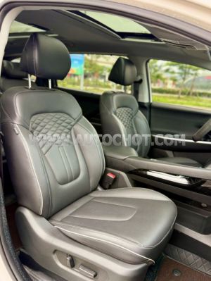 Xe Hyundai Custin Cao Cấp 2.0T 2023