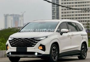 Xe Hyundai Custin Cao Cấp 2.0T 2023