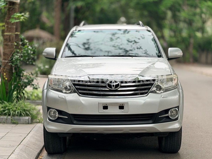 Toyota Fortuner 2.7V 4x4 AT 2016