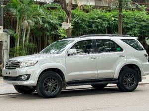 Xe Toyota Fortuner 2.7V 4x4 AT 2016