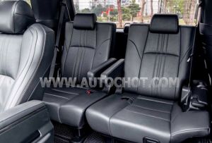 Xe Lexus LM 300h 2021