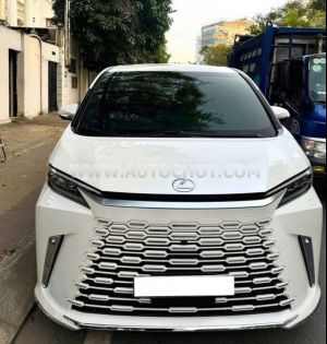 Xe Lexus LM 500h 2024