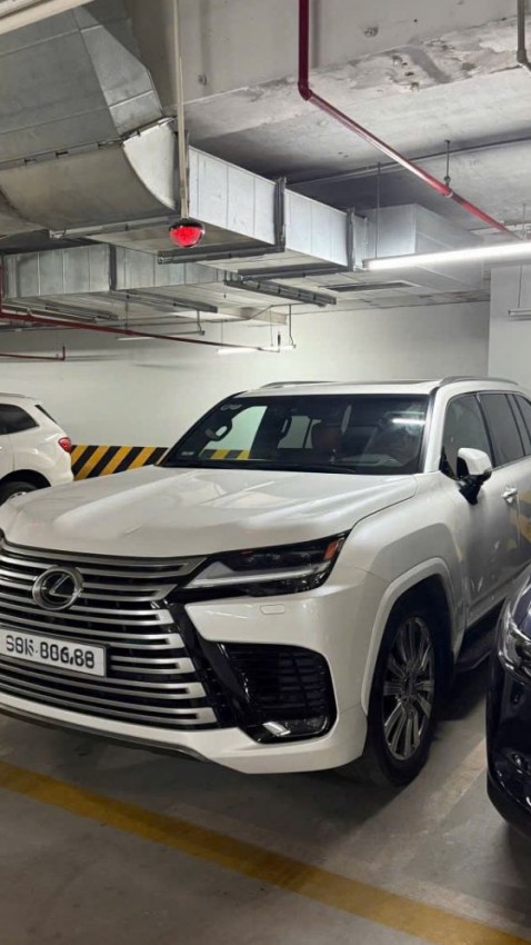 Xe Lexus LX 600 Vip 2023