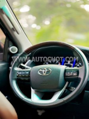 Xe Toyota Fortuner 2.7V 4x2 AT 2018