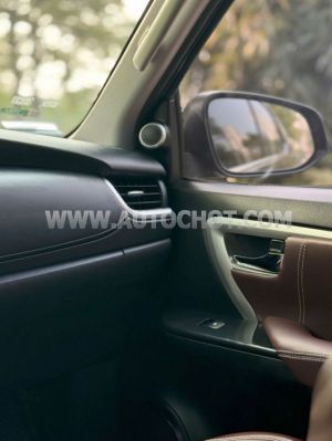 Xe Toyota Fortuner 2.7V 4x2 AT 2018