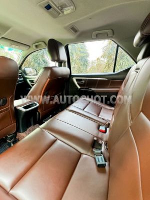 Xe Toyota Fortuner 2.7V 4x2 AT 2018