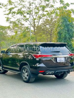 Xe Toyota Fortuner 2.7V 4x2 AT 2018