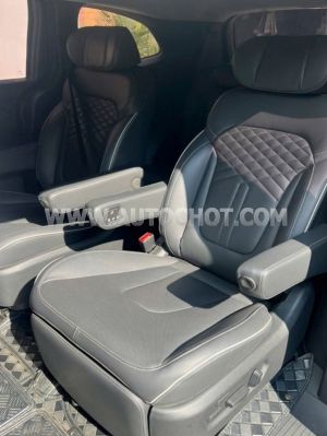 Xe Hyundai Custin Cao Cấp 2.0T 2023