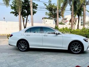 Xe Mercedes Benz E class E300 AMG 2022