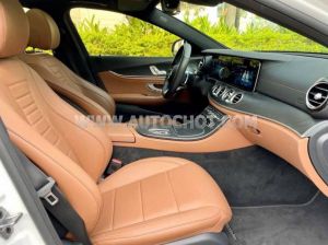 Xe Mercedes Benz E class E300 AMG 2022