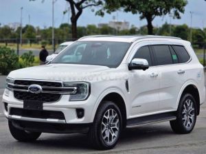 Xe Ford Everest Titanium 2.0L 4x2 AT 2023