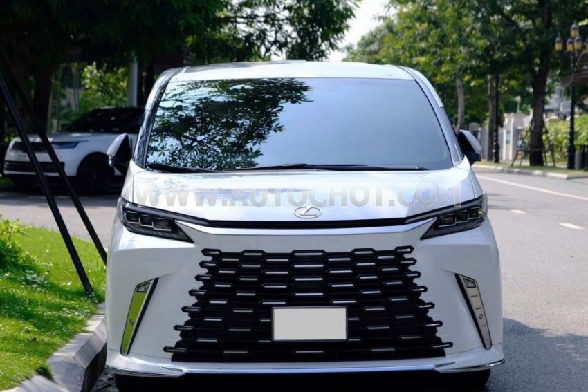 Lexus LM 500h 2024