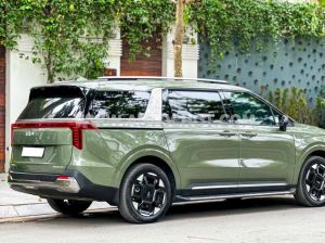 Xe Kia Carnival Signature 2.2D 2025