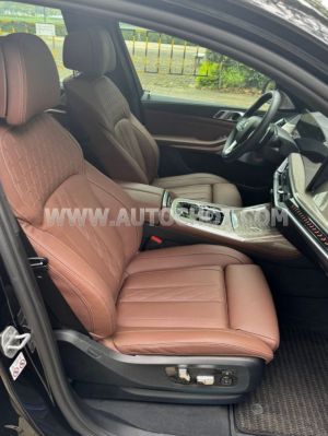 Xe BMW X7 xDrive40i 2023