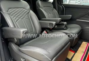Xe Hyundai Custin Cao Cấp 2.0T 2024