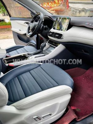Xe MG HS 1.5T LUX 2024