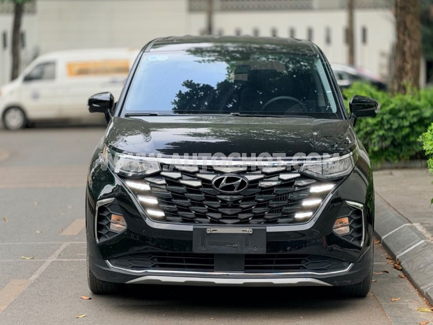 Hyundai Custin Cao Cấp 2.0T 2023