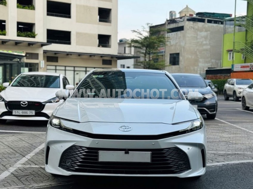 Toyota Camry 2.5 HEV Top 2025