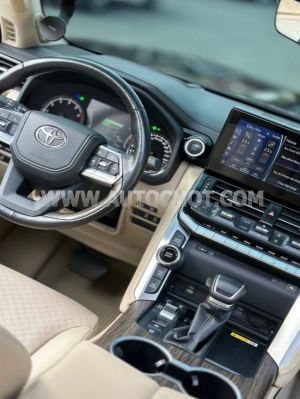 Xe Toyota Land Cruiser 3.5 V6 2022