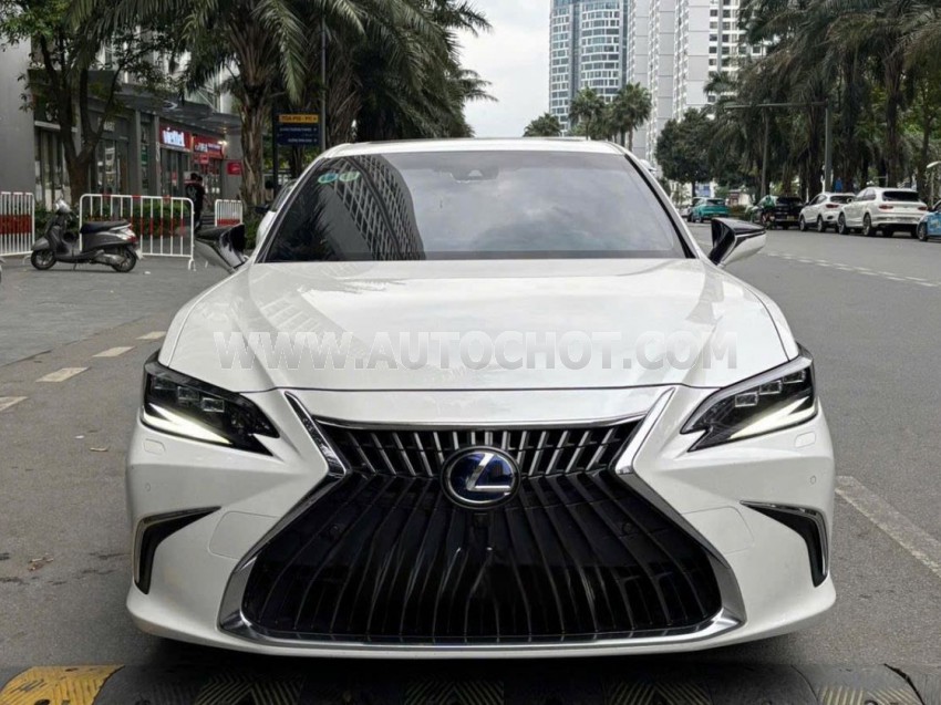 Lexus ES 300h 2022