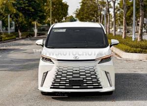 Xe Lexus LM 500h 2024