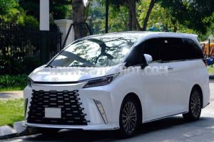 Xe Lexus LM 500h 2024