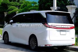 Xe Lexus LM 500h 2024