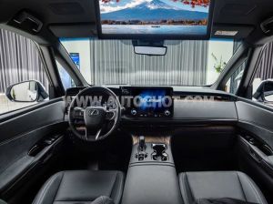 Xe Lexus LM 500h 2024