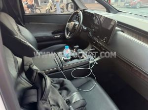 Xe Lexus LM 500h 2024