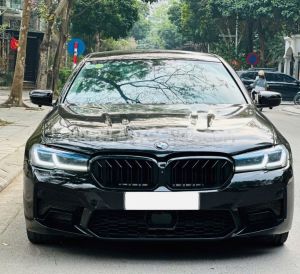 Xe BMW 5 Series 520i 2016