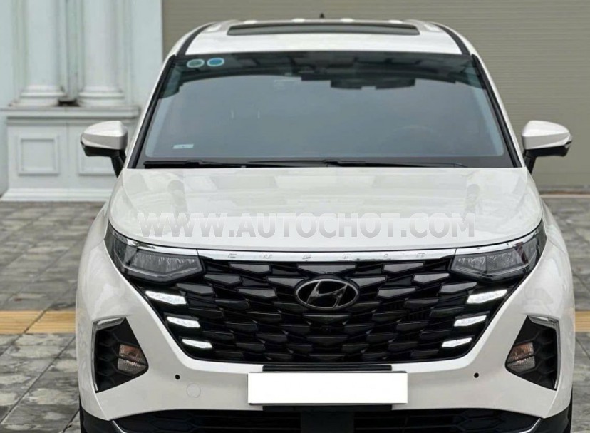 Hyundai Custin Cao Cấp 2.0T 2023