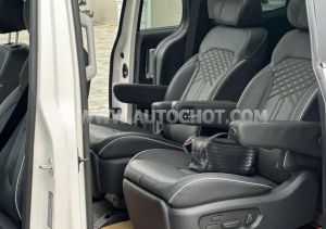 Xe Hyundai Custin Cao Cấp 2.0T 2023
