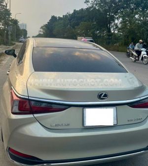 Xe Lexus ES 250 2018