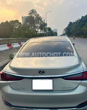 Xe Lexus ES 250 2018