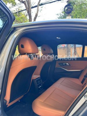 Xe BMW 3 Series 330i M Sport 2025