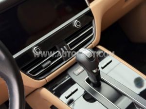 Xe Porsche Macan 2.0 2022