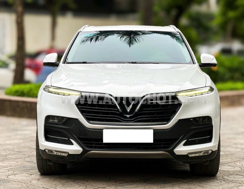 Xe VinFast Lux SA 2.0 Premium 2.0 AT 2020