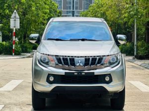 Xe Mitsubishi Triton 4x2 AT 2019