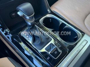 Xe Kia Carnival Luxury 2.2D 2024