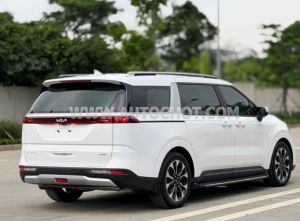 Xe Kia Carnival Luxury 2.2D 2024