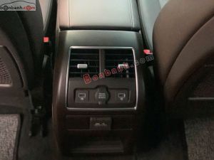 Xe VinFast Lux SA 2.0 Base 2.0 AT 2021
