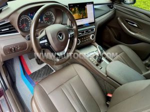Xe VinFast Lux A 2.0 Base 2.0 AT 2019