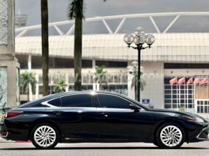 Xe Lexus ES 250 2019