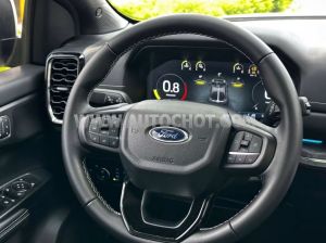 Xe Ford Everest Platinum 2.0L 4x4 AT 2025