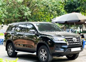 Xe Toyota Fortuner 2.4G 4x2 AT 2020