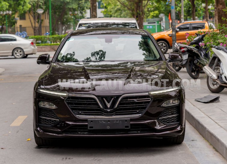 Xe VinFast Lux A 2.0 Premium 2.0 AT 2021